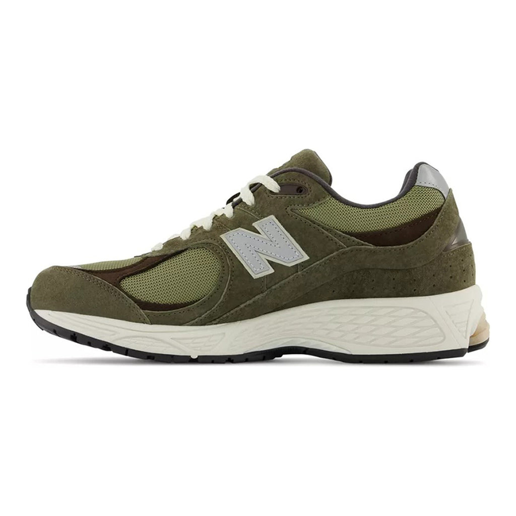 New Balance 2002R Unisex Pigskin Lifestyle Sneakers – Green