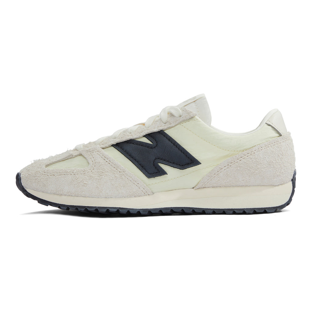 New Balance 471 Unisex Low-Profile Sneakers - Cream/Black