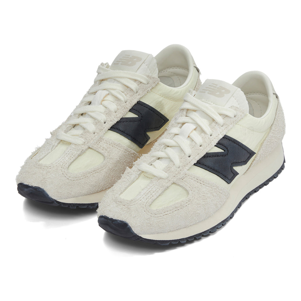 New Balance 471 Unisex Low-Profile Sneakers - Cream/Black