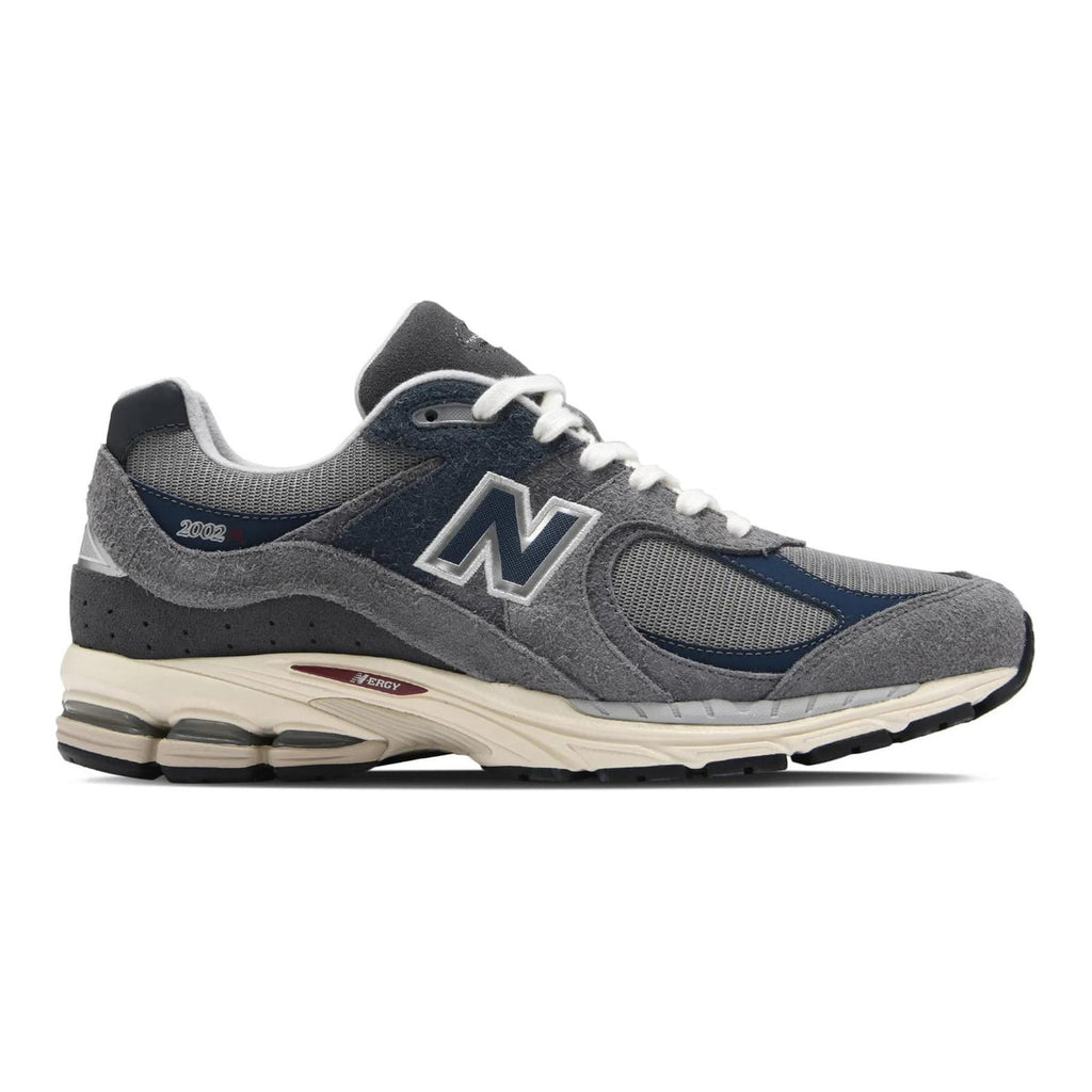 New Balance 2002R Unisex Leather Lifestyle Running Shoes – Grey/Beige