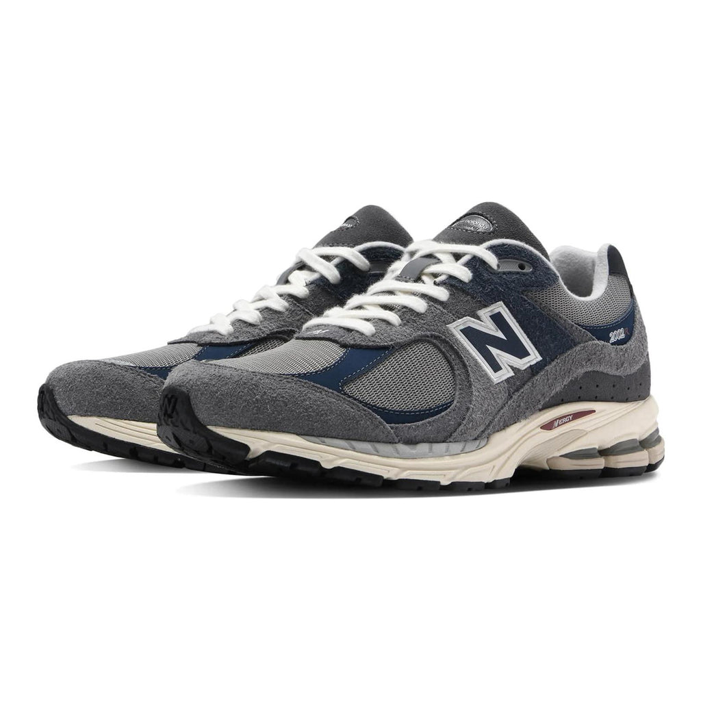 New Balance 2002R Unisex Leather Lifestyle Running Shoes – Grey/Beige