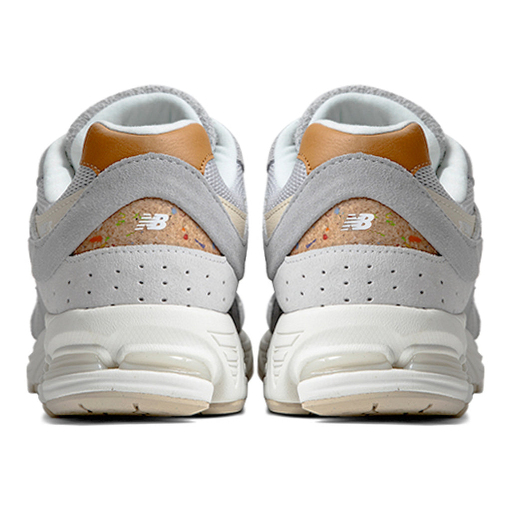 New Balance 2002R Unisex Lightweight Colorblock Running Shoes – Light Grey