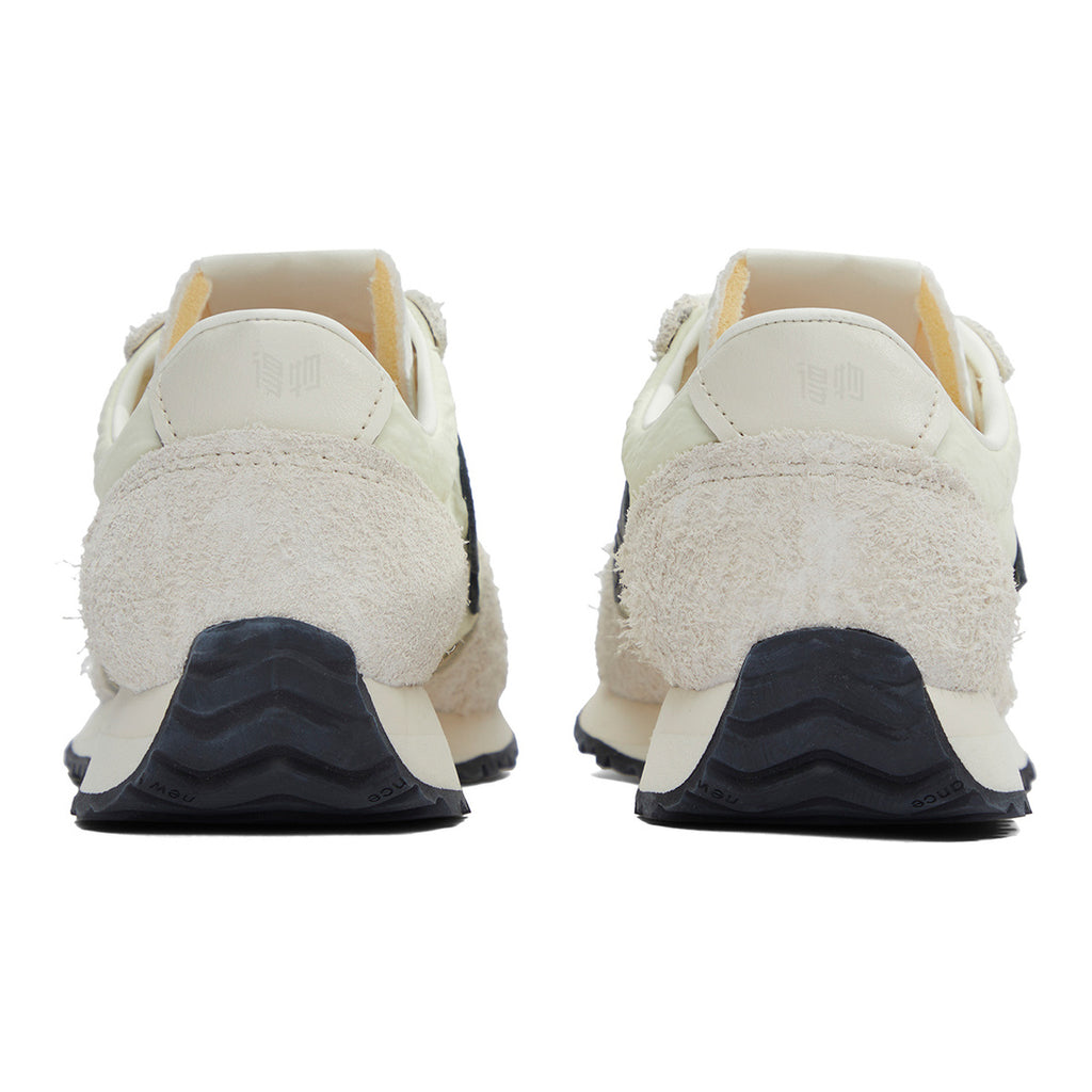 New Balance 471 Unisex Low-Profile Sneakers - Cream/Black
