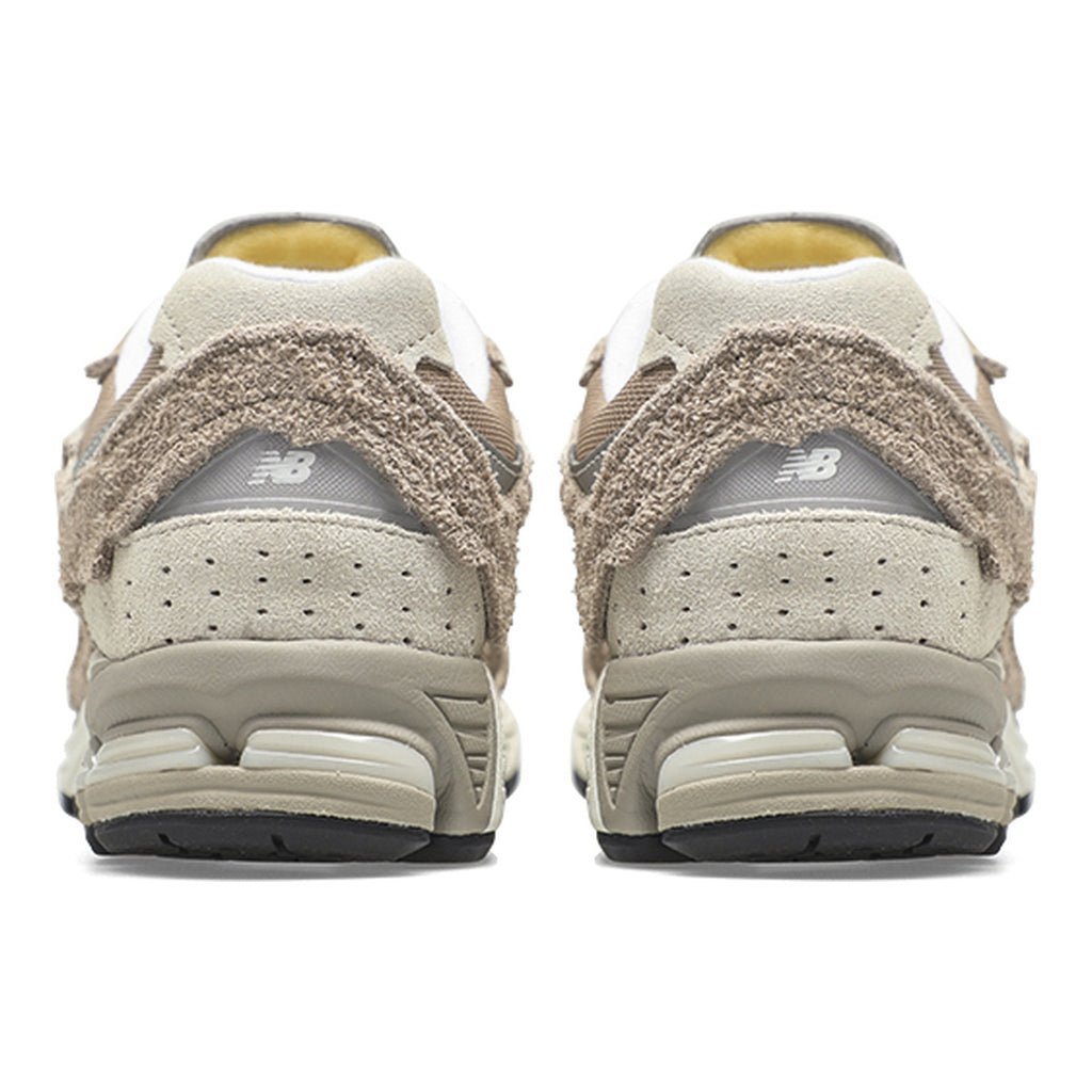 New Balance 2002R Unisex Retro Lifestyle Sneakers – Light Khaki