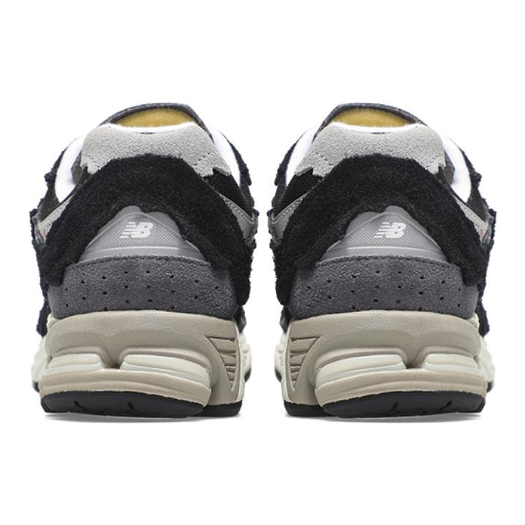 New Balance 2002R Unisex Low-Top Running Shoes – Black/Grey