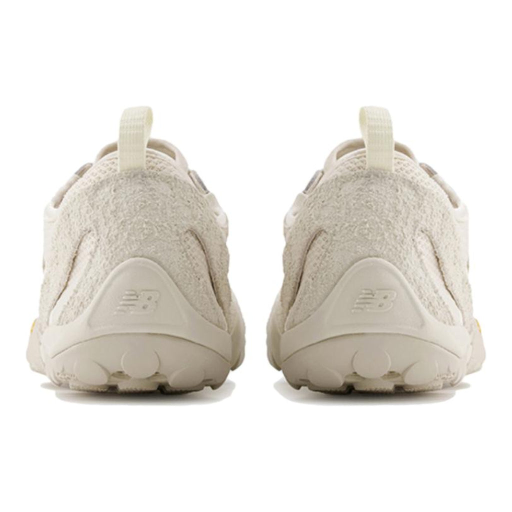 New Balance MT10O Unisex Mesh & Suede Barefoot Shoes - Beige