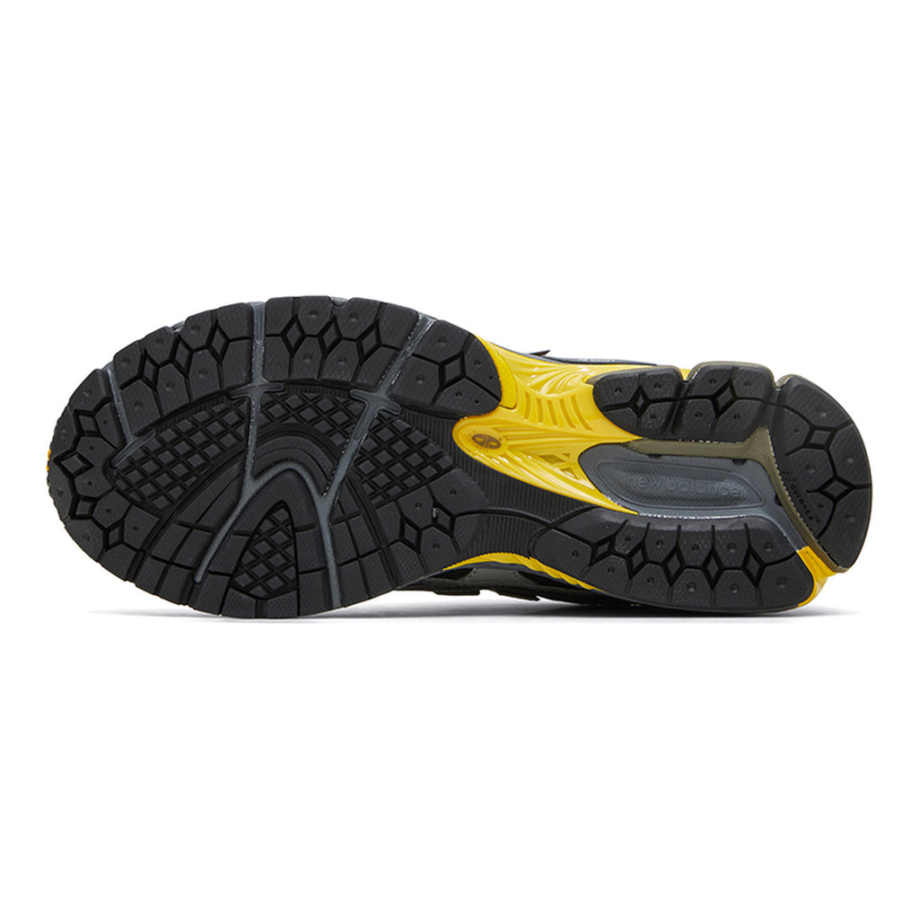 New Balance 1906U Unisex Running Shoes - Black/Grey